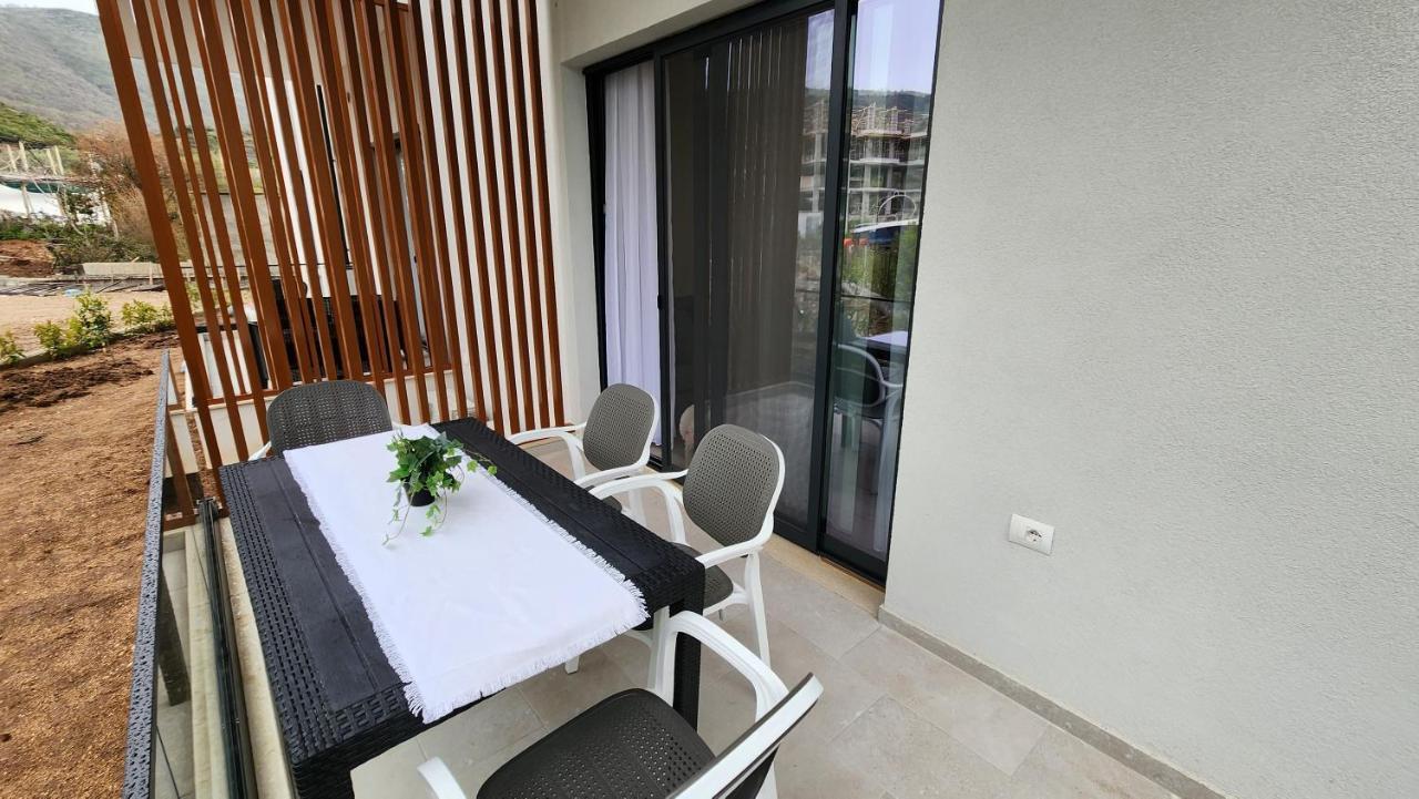 Solar Rooms And Apartments ฮีมาเรอ ภายนอก รูปภาพ