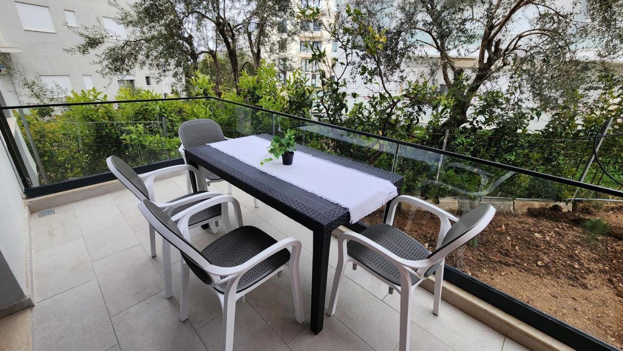 Solar Rooms And Apartments ฮีมาเรอ ภายนอก รูปภาพ