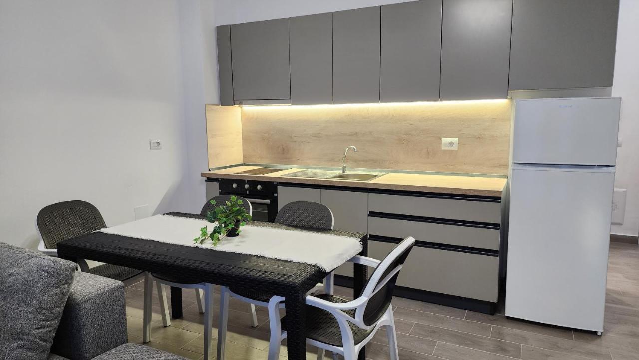 Solar Rooms And Apartments ฮีมาเรอ ภายนอก รูปภาพ